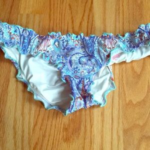VS cheeky bottoms size medium